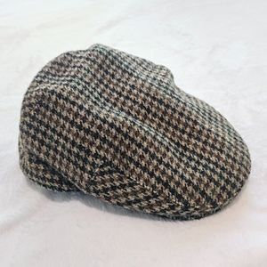 Houndstooth ascot hat